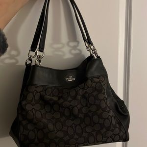 Black coach should bag with coach print, Straps in perfect condition